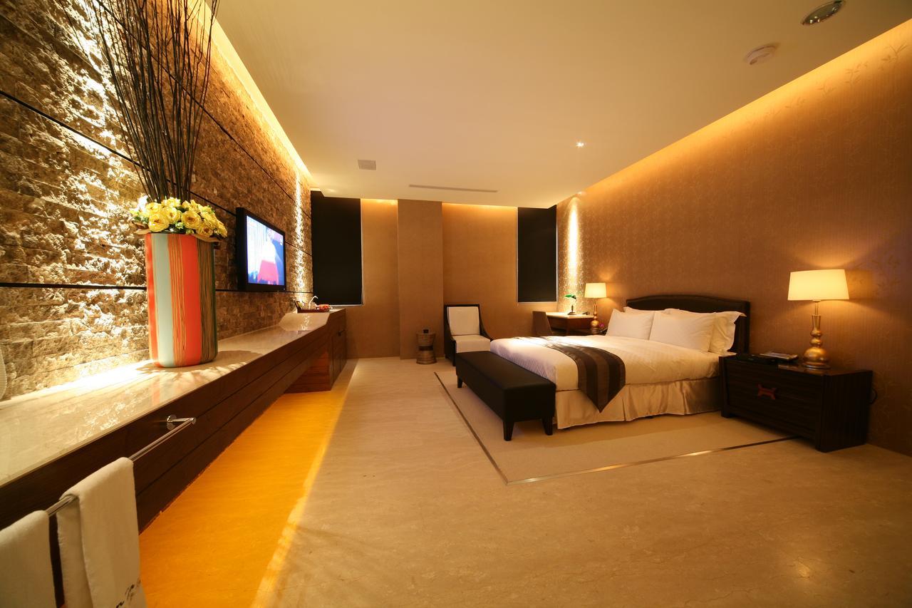 Lanshy Motel Taichung Room photo